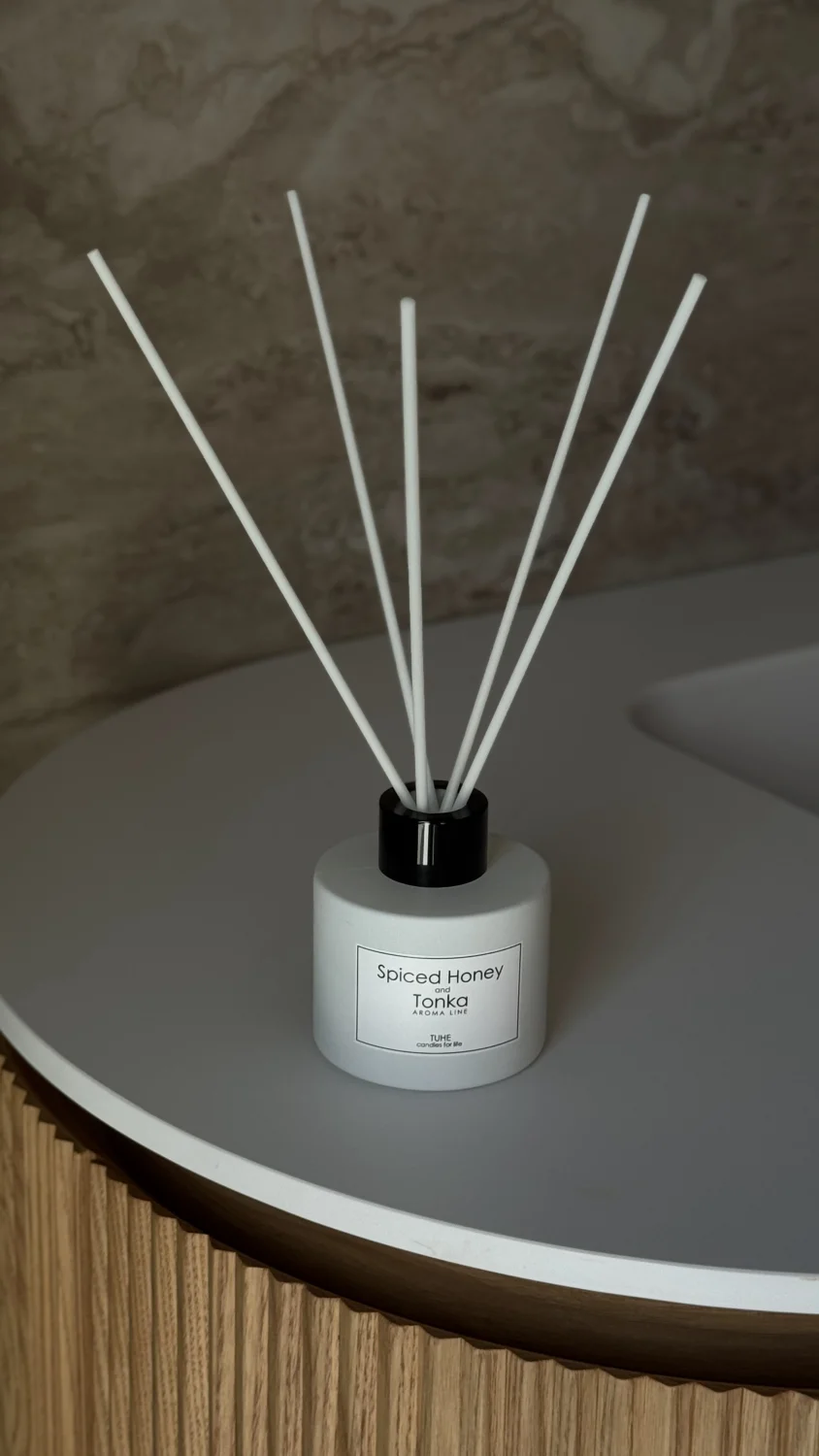 Dyfuzor zapachowy Spiced Honey and Tonka  biały 100 ml