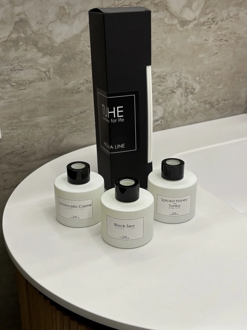 Dyfuzor zapachowy Spiced Honey and Tonka  biały 100 ml