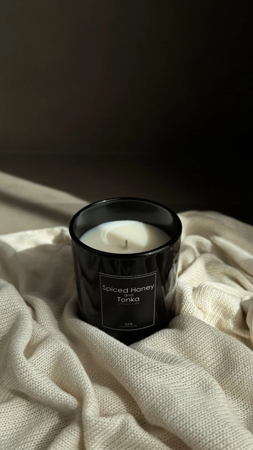 Świeca zapachowa Spiced Honey and Tonka